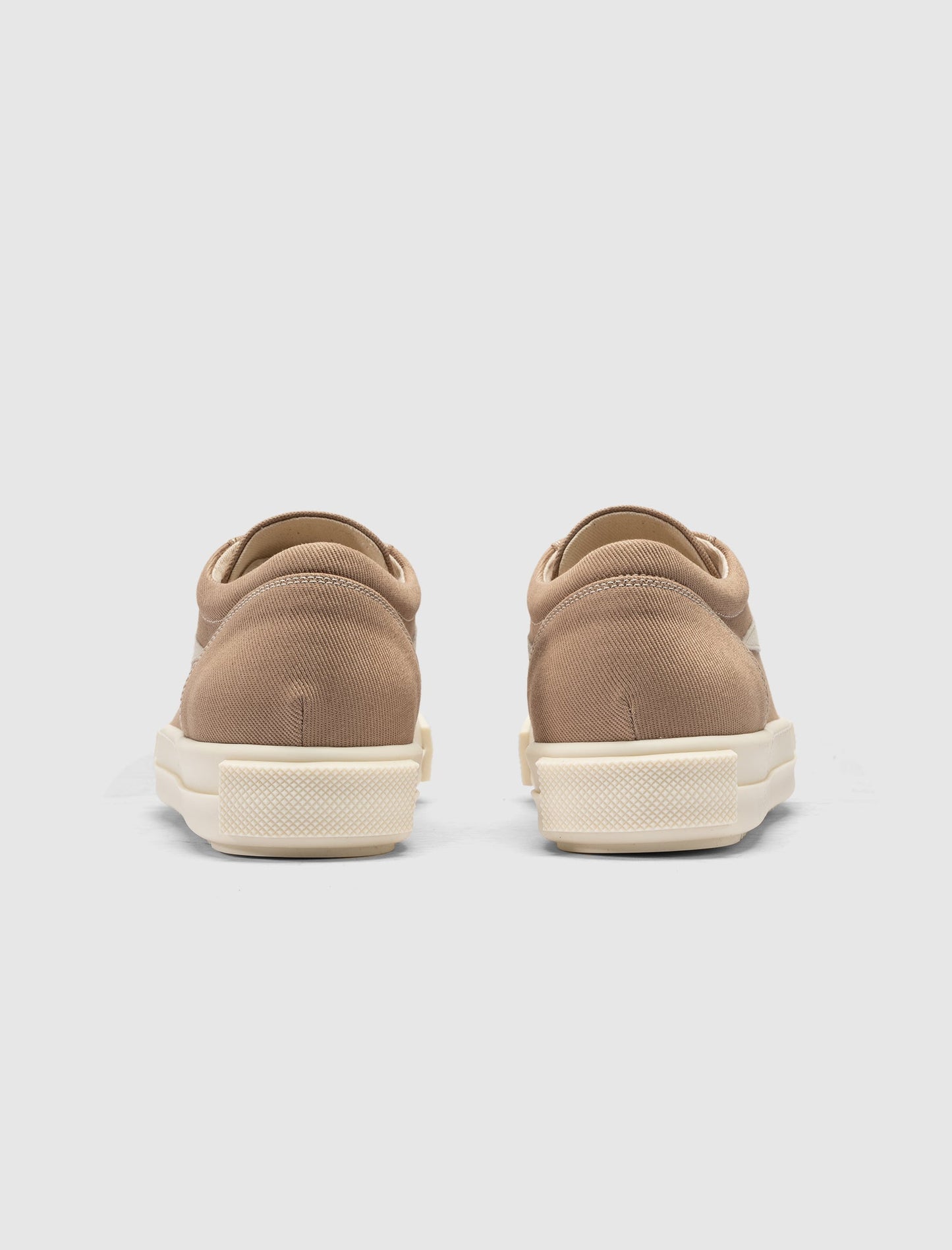 VINTAGE SNEAKERS