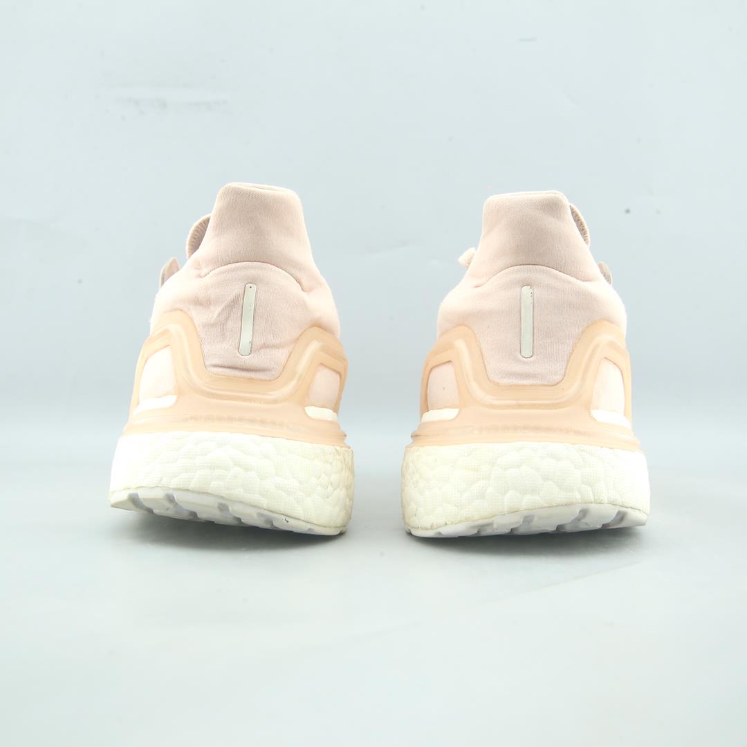 ADIDAS  ULTRA BOOST 20