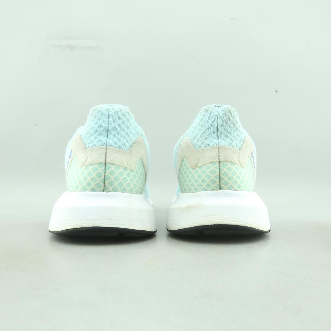 ADIDAS  SWIFT RUN RF