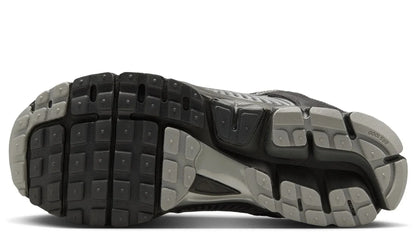 Zoom Vomero 5 Anthracite Flat Silver
