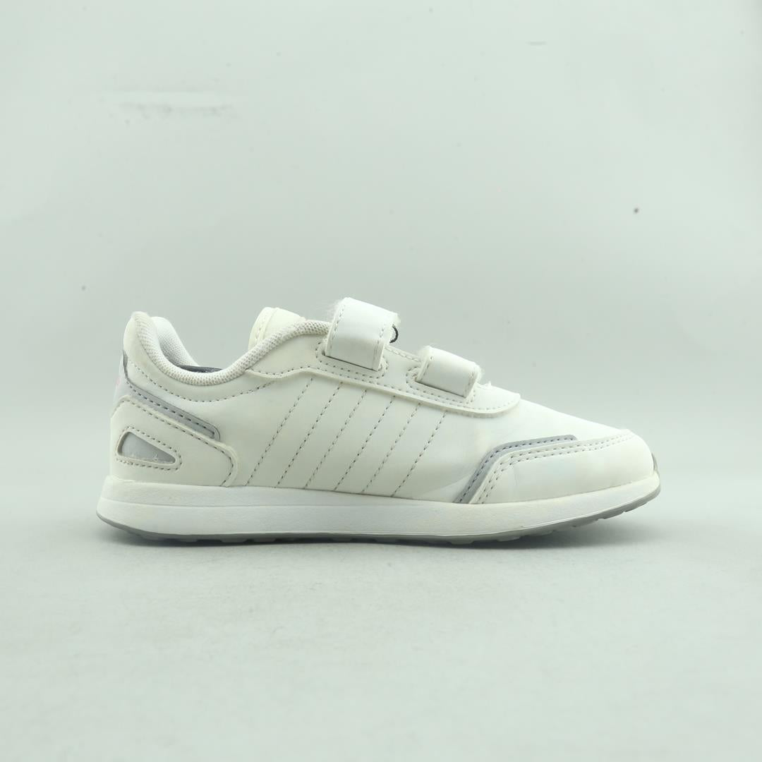 ADIDAS  VS SWITCH 3