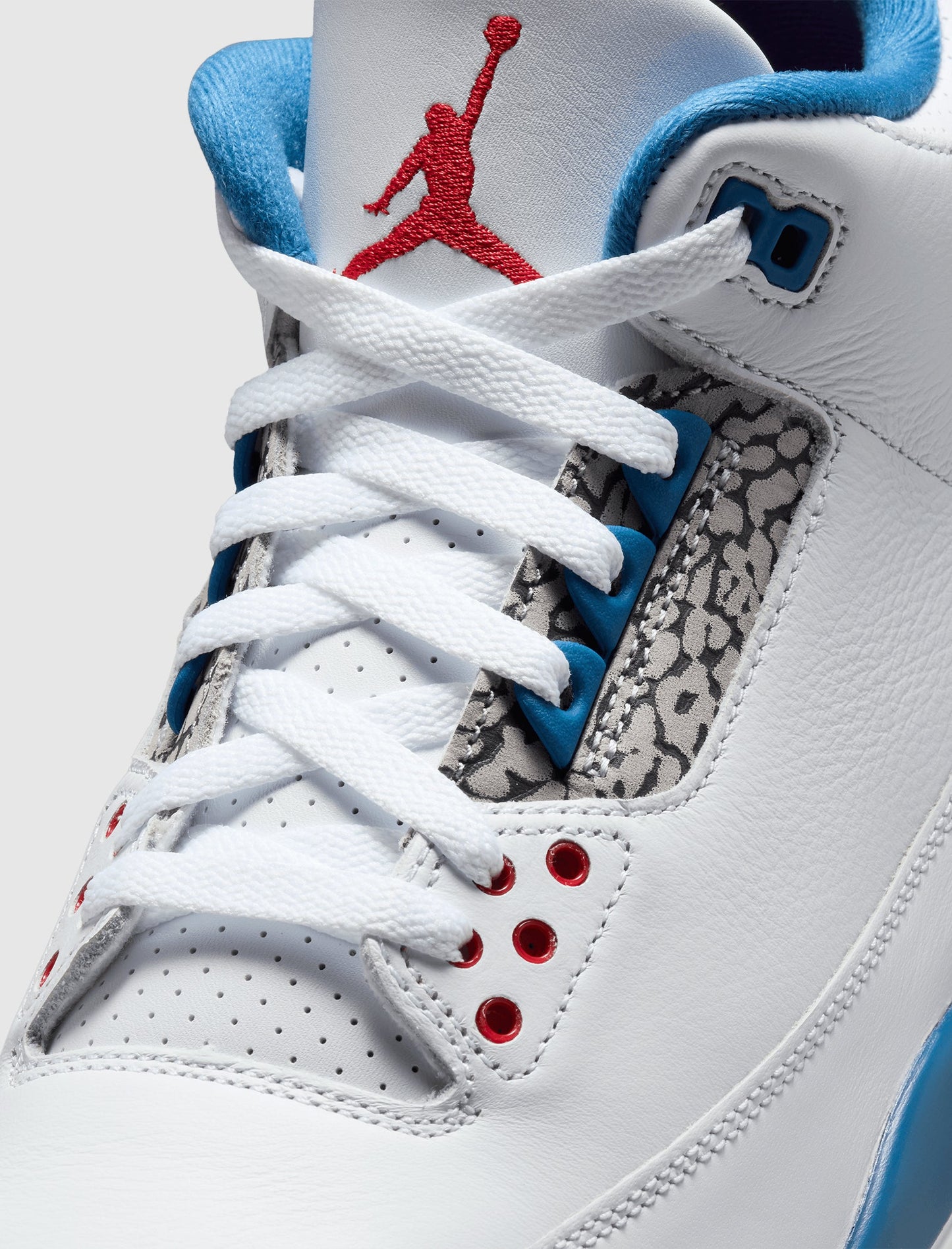AIR JORDAN 3 RETRO "TRUE BLUE"