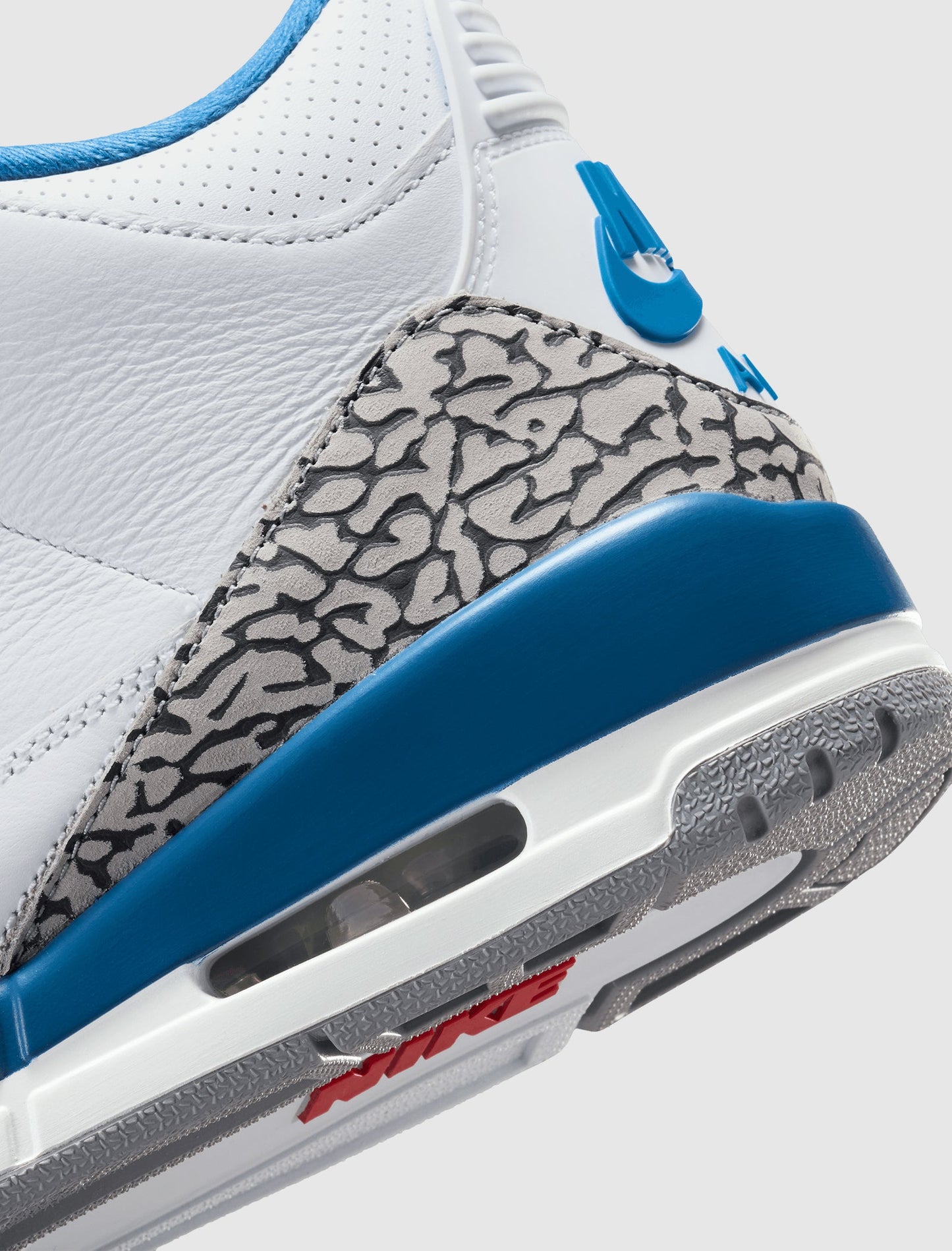 AIR JORDAN 3 RETRO "TRUE BLUE"