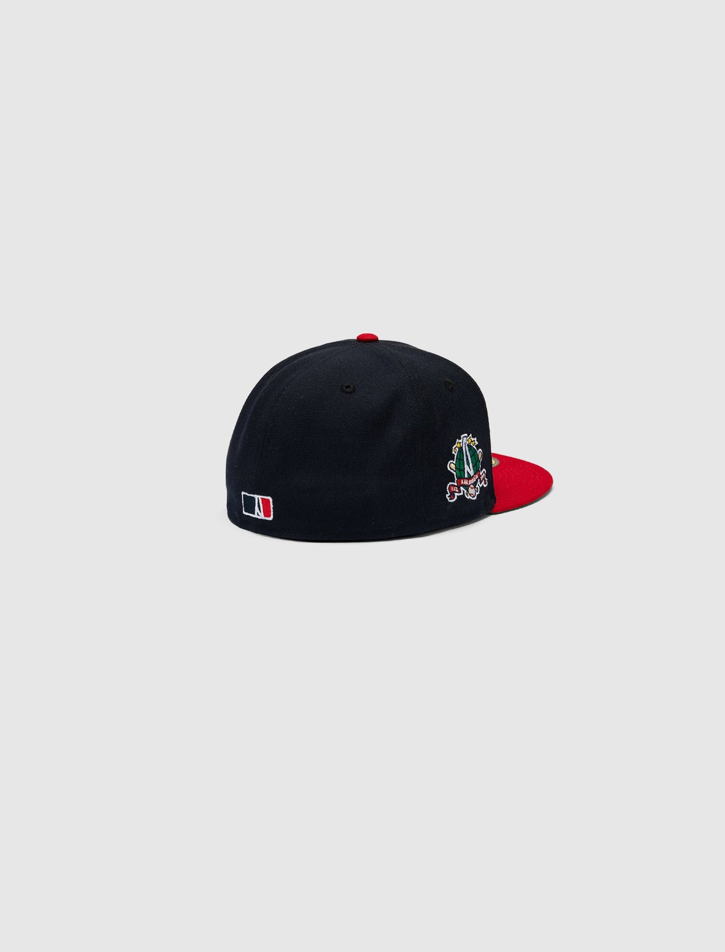 A MA MANIÉRE  5950 A LOGO HAT