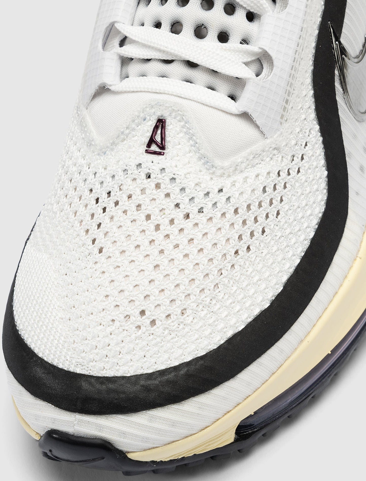 A MA MANIÉRE X PEGASUS PREMIUM "SUMMIT WHITE"