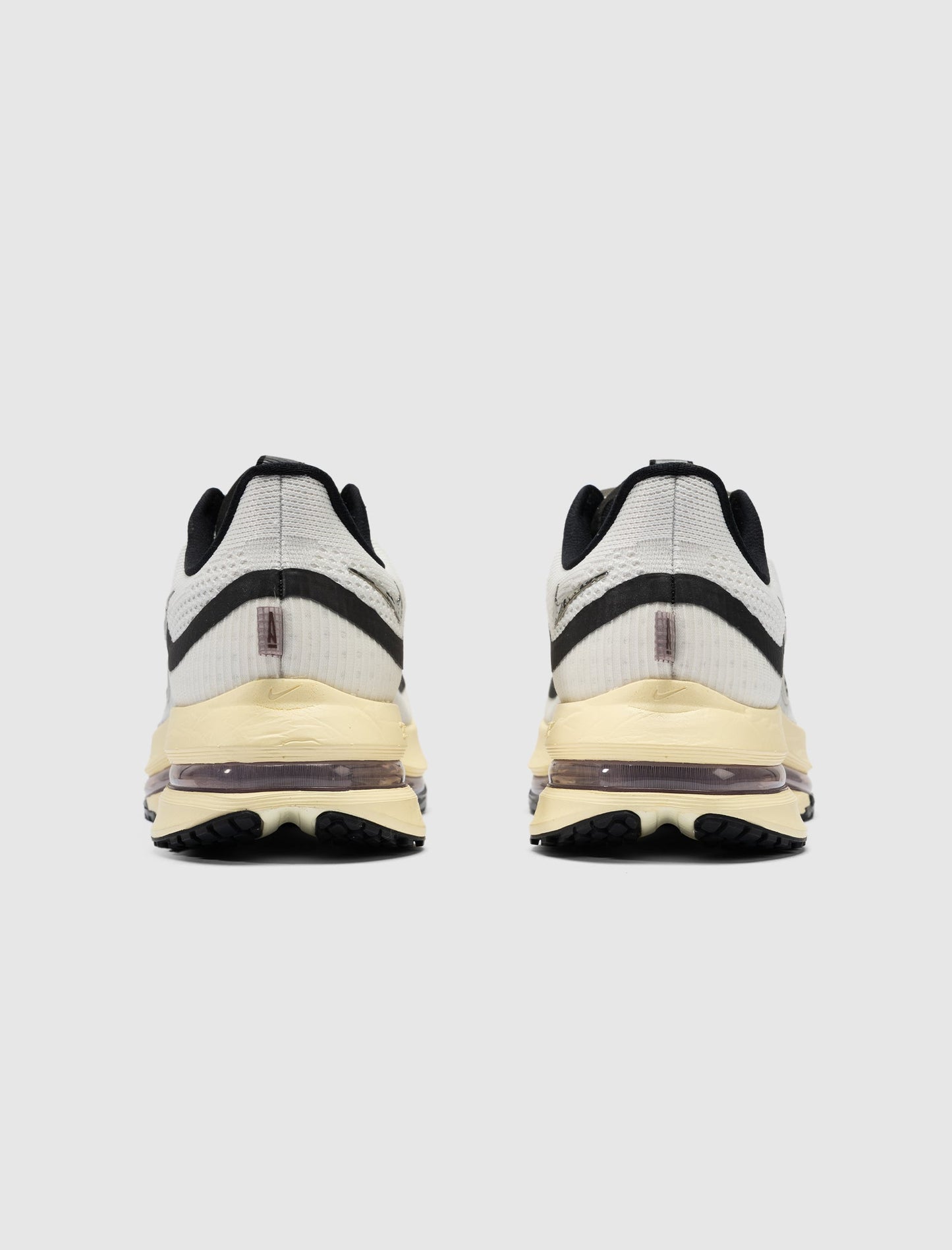 A MA MANIÉRE X PEGASUS PREMIUM "SUMMIT WHITE"