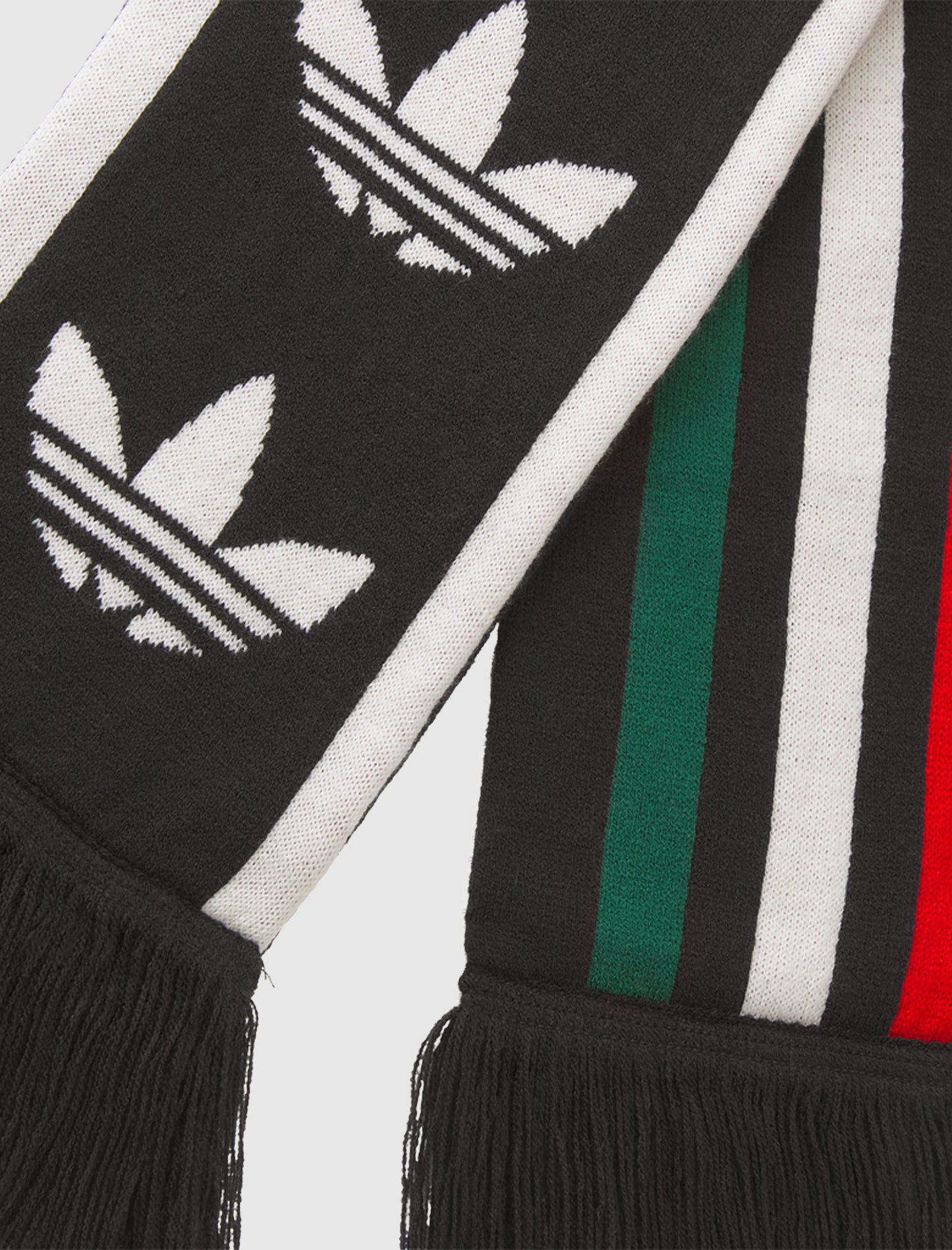 WILLY CHAVARRIA SOCCER SCARF