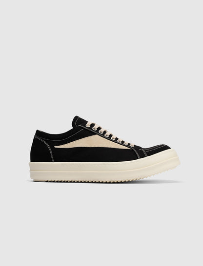 VINTAGE SNEAKERS