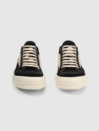 VINTAGE SNEAKERS