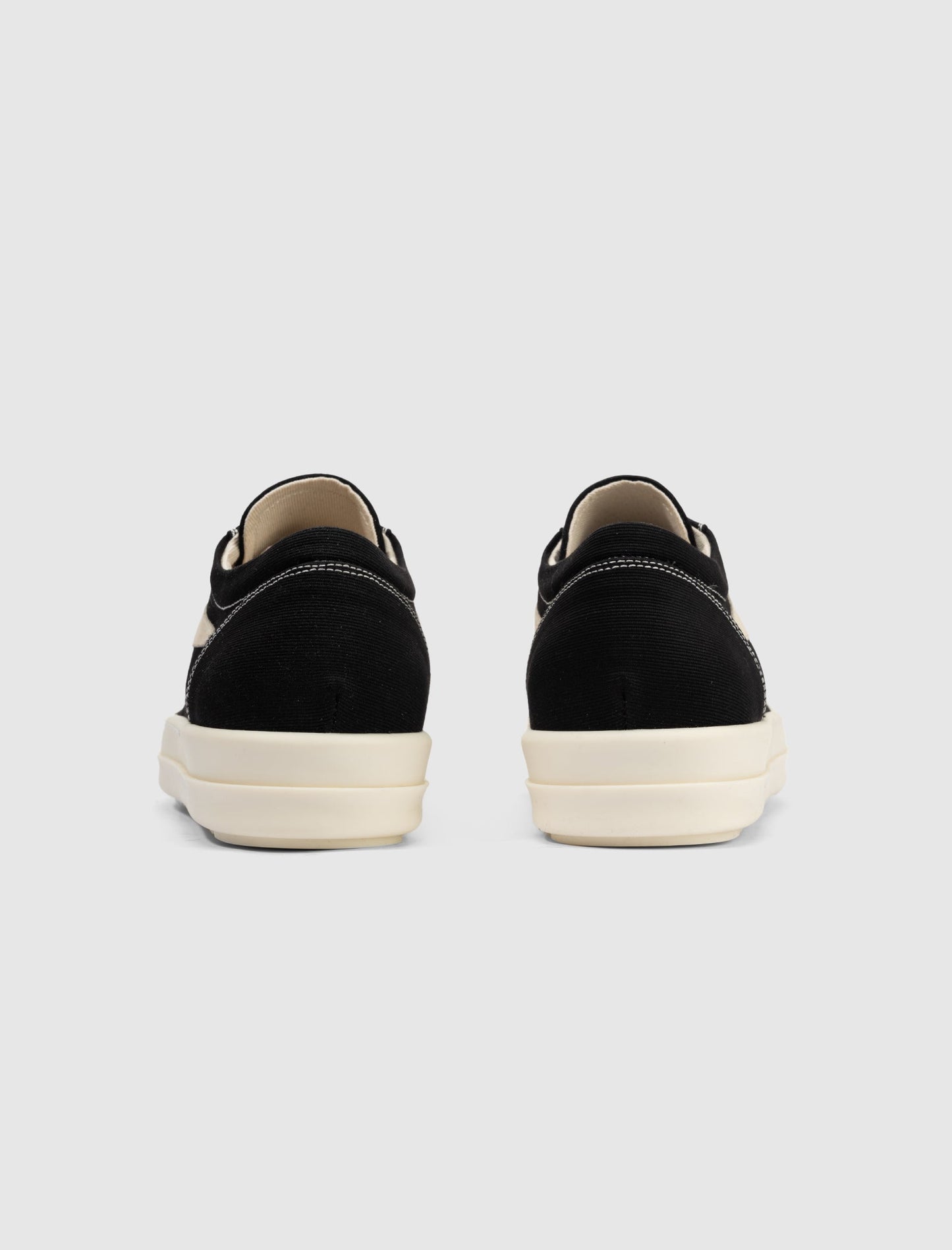 VINTAGE SNEAKERS