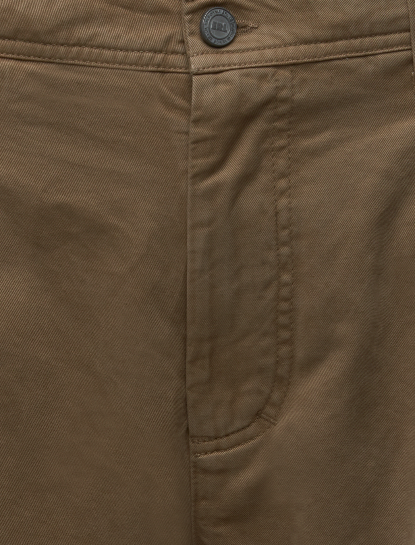 PLEATED CHINO SHORTS