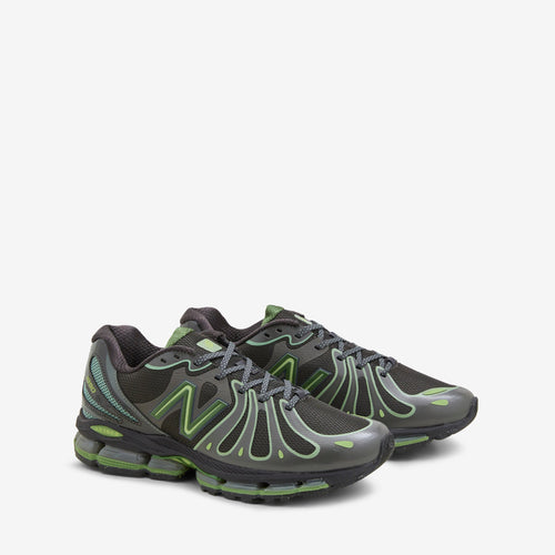 U189071H Faded Black | Utility Green