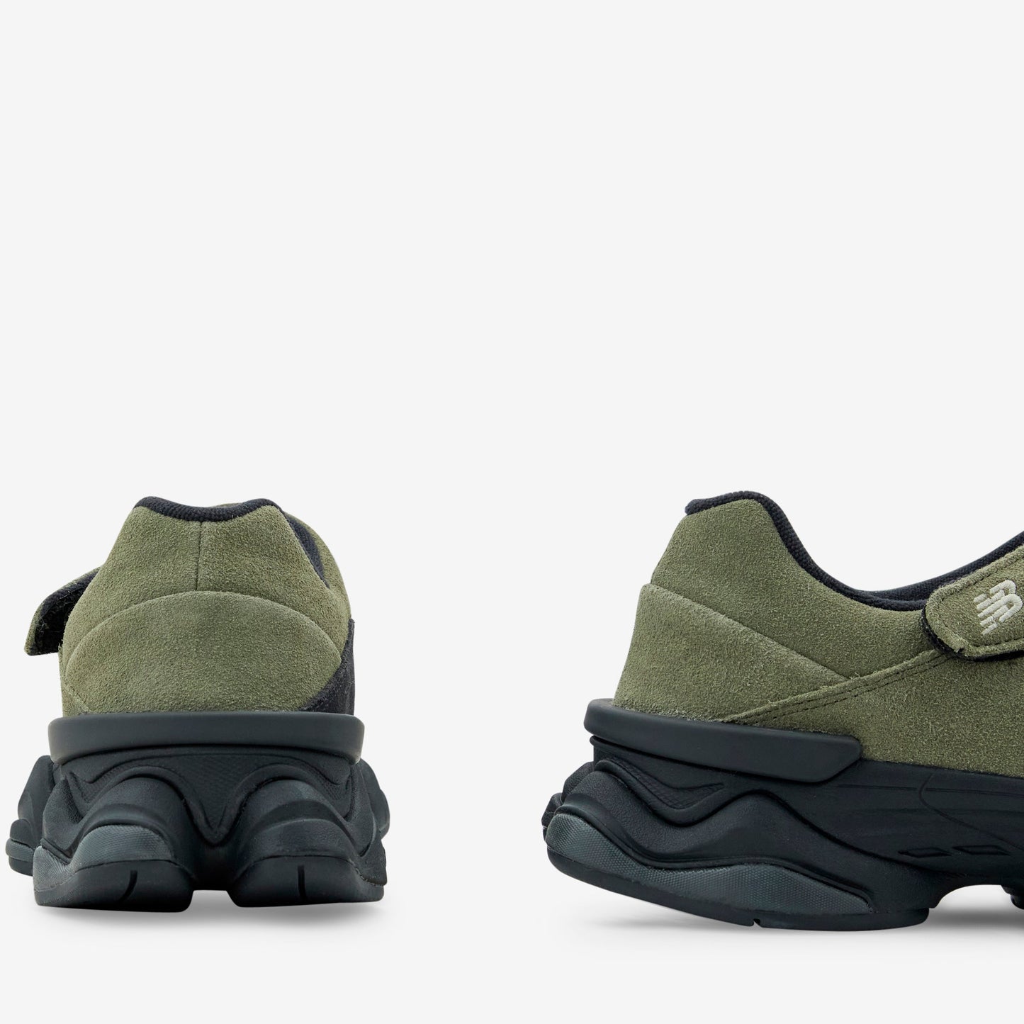 8040 Dark Peridot | Phantom Black