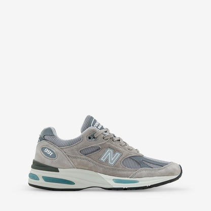 Made in UK 991v2 Dove | Alloy | Silver