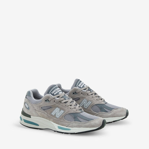 Made in UK 991v2 Dove | Alloy | Silver