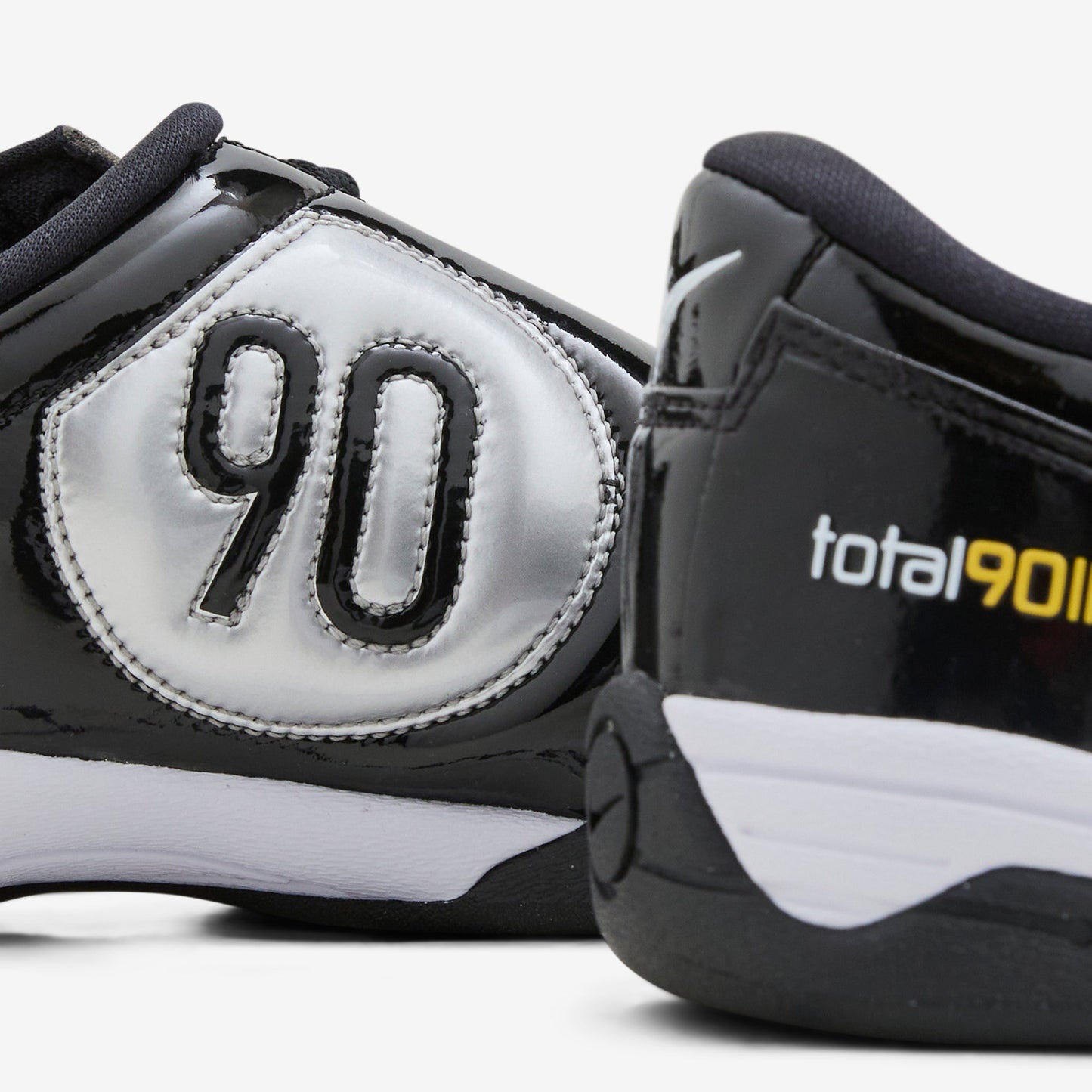 Total 90 SP Black | White | Metallic Silver