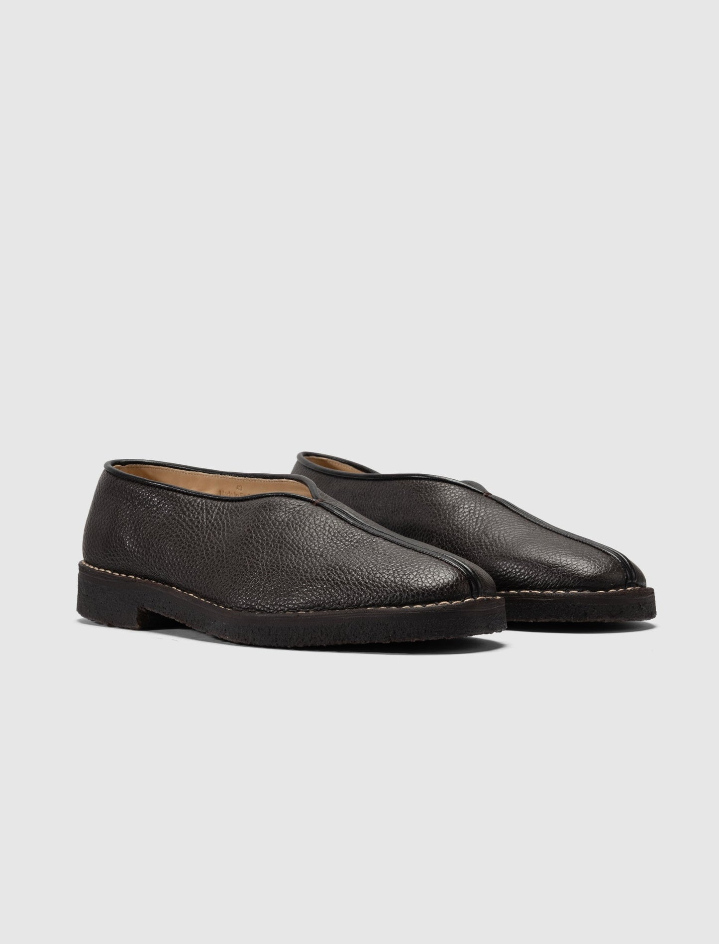PIPED CREPE SLIPPERS