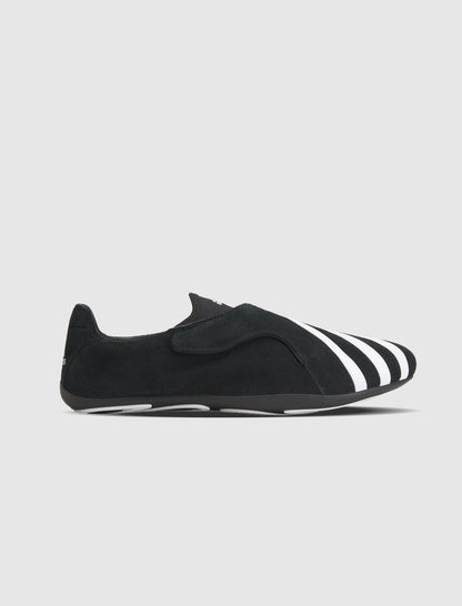 PHARRELL WILLIAMS YOGA VARIO "BLACK/WHITE"
