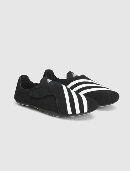 PHARRELL WILLIAMS YOGA VARIO "BLACK/WHITE"
