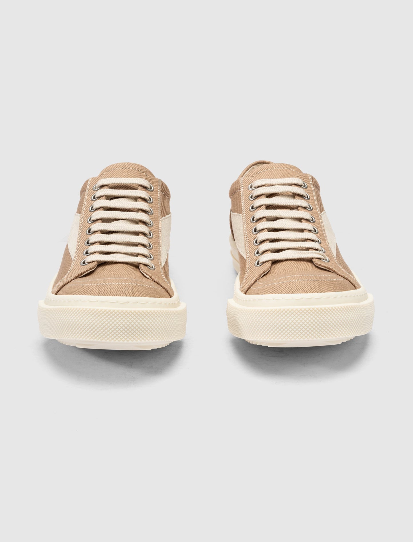 VINTAGE SNEAKERS