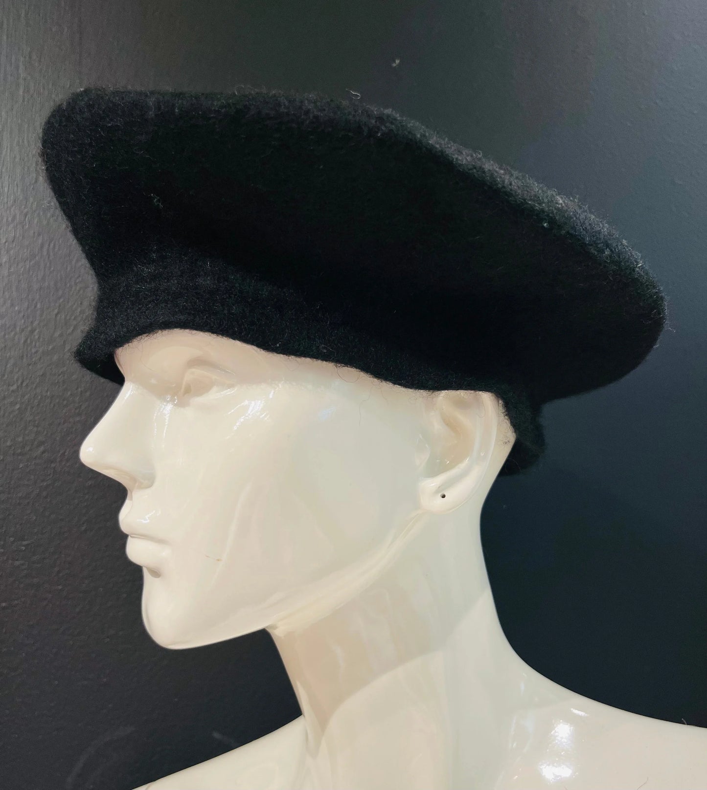 New York Black Beret – Classic Wool Blend Hat