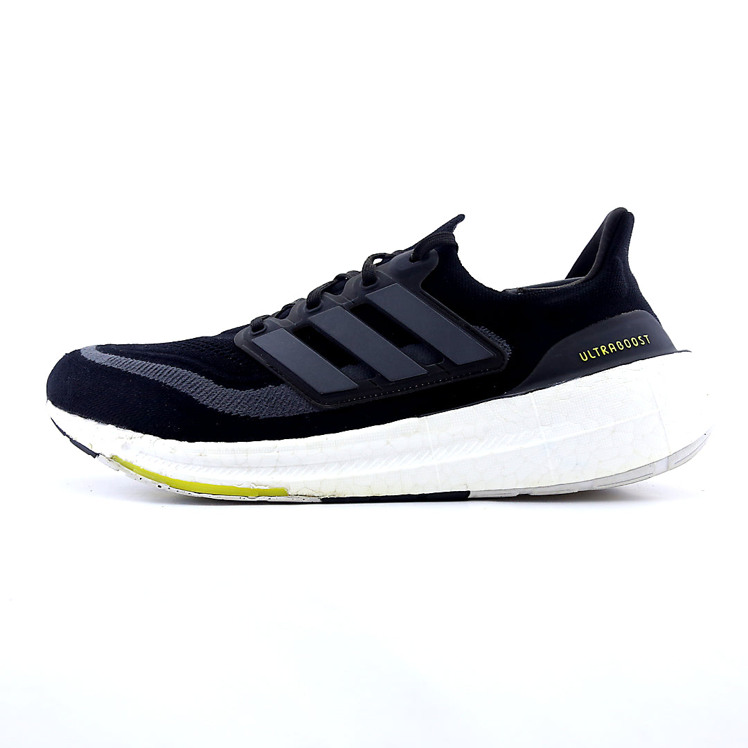 ADIDAS  ULTRABOOST LIGHT