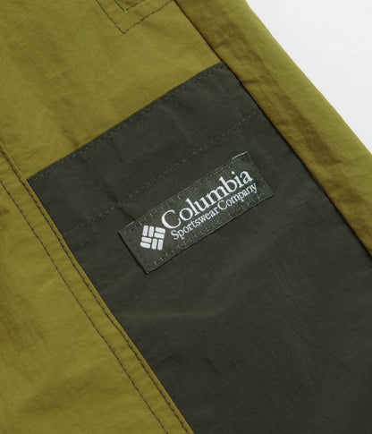 Columbia Sequoia Grove Woven 9" Shorts - Mossy Green / Greenscape