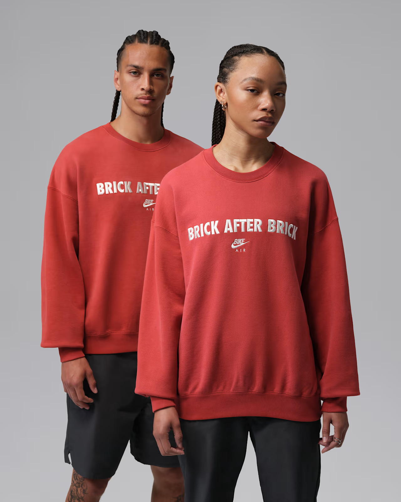 CREWNECK SWEATSHIRT
