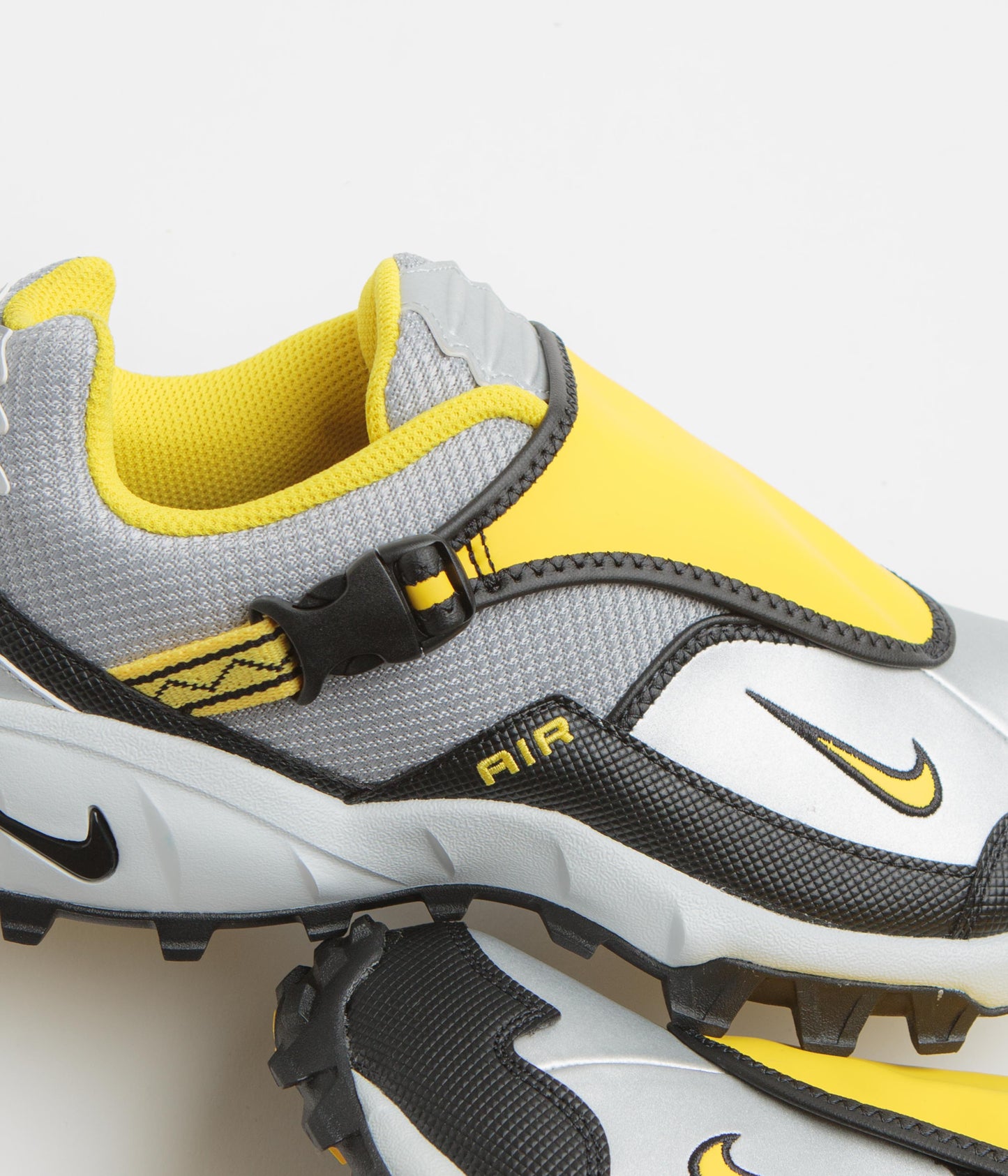 Nike ACG Phassad Shoes - Black / Yellow Zest - Metallic Silver