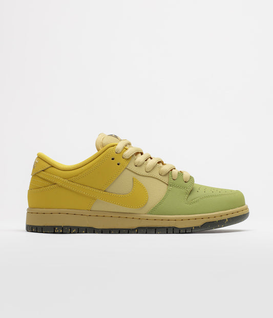Nike SB Dunk Low Pro Shoes - Saffron Quartz / Saffron Quartz - Pear