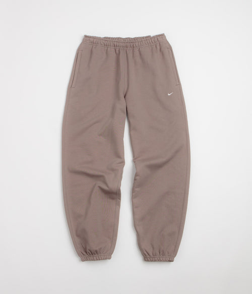 Nike Solo Swoosh Cuffed Sweatpants - Mink Brown / Mink Brown / White