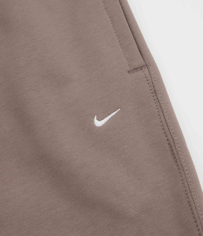 Nike Solo Swoosh Cuffed Sweatpants - Mink Brown / Mink Brown / White