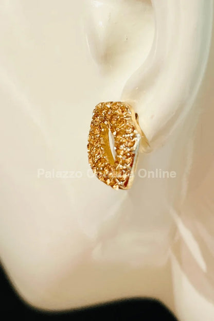 Ruby Pout Sparkle Stud Earrings
(Gold)