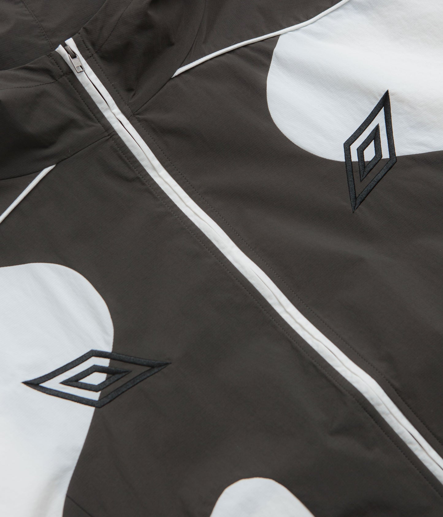 Umbro Guarding Masked Tracksuit Jacket - White / Dark Olive