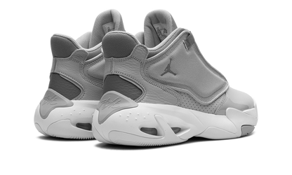 Max Aura 4 "Cool Grey" DN3687 005