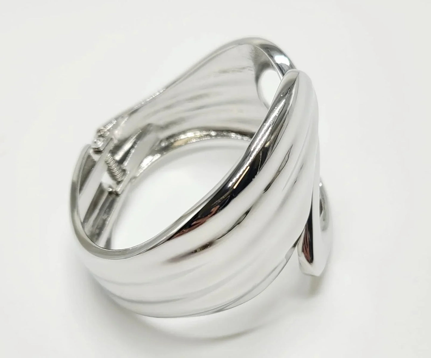 Waves Crashing Cuff Bangle (Silver)